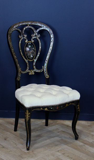 null Chaise d'époque Napoléon III en bois noirci, peint or et polychrome avec des...