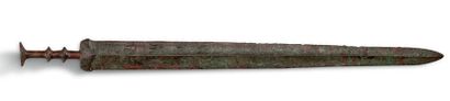 CHINE PERIODE DES ROYAUMES COMBATTANTS (VE-IIIE SIÈCLE AVANT J.-C.) 
Epée en bronze...