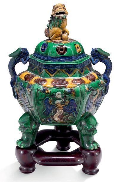 Chine dynastie Qing Brûle-parfum tripode en grès émaillé polychrome jaune, vert,...