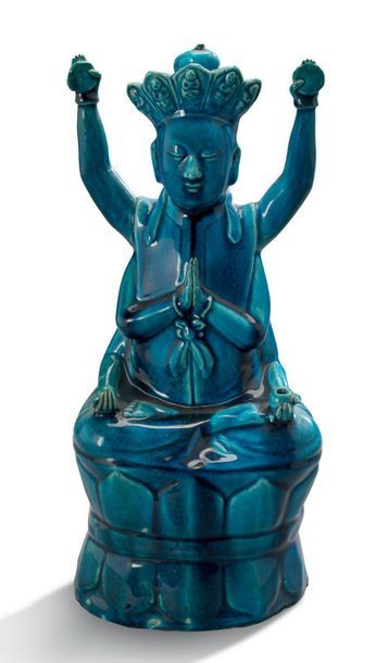 CHINE XVIIIe siècle Statuette en biscuit émaillé bleu turquoise, représentant Avalokitesvara...