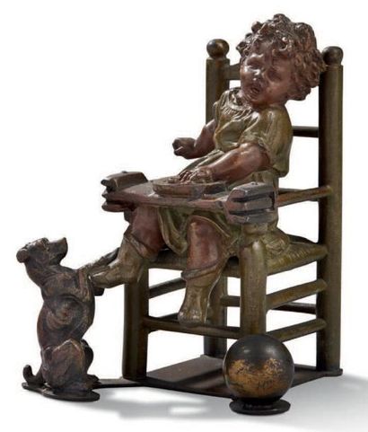 null PETIT SUJET en bronze à deux patines "bébé sur sa chaise"
Vers 1900
H: 10,5...