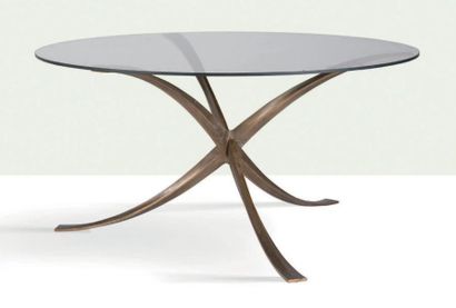 MICHEL MANGEMATIN (XXE) Table
Bronze, verre
66 x 132 cm.
Ugine-Geugnon, 1958

Dining...