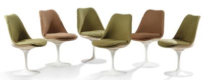 Eero SAARINEN (1910-1961) & KNOLL INTERNATIONAL Suite de six chaises modèle Tulipe
Coque...