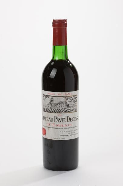 null 9 bouteilles Château Pavie Decesse - Saint Emilion GCC 1 bouchon tombé 1975