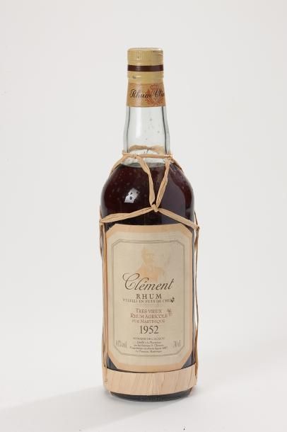 null 1 bouteille Rhum Clément 1952