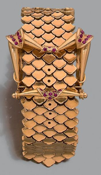 null Bracelet «ceinture» articulé en or jaune 18k (750) à motifs d'écailles, la boucle...