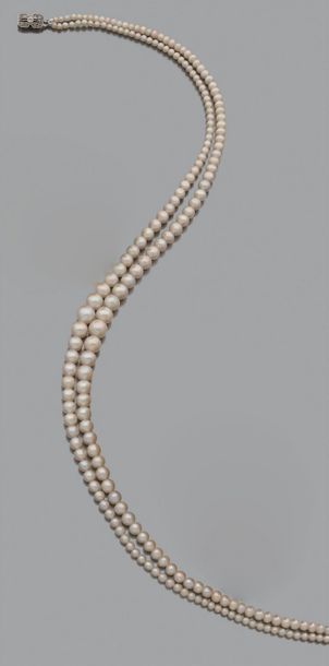 null Collier composé de deux rangs de 118 et 117 perles supposées fines - non testées...