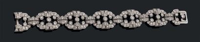 null Bracelet en platine (950) composé de six maillons articulés sertis de diamants.
Long.:...