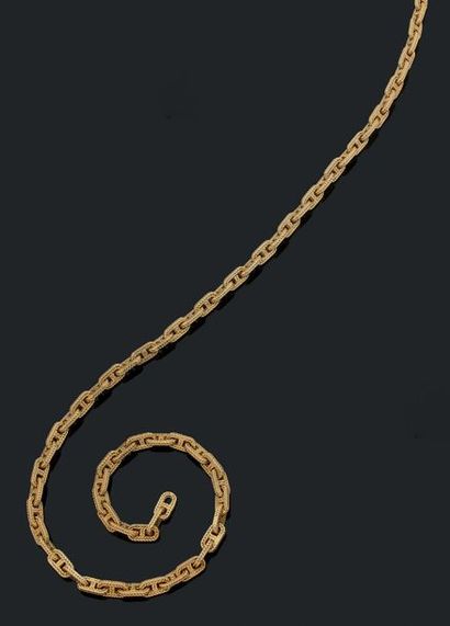 HERMES Collier "chaine d'ancre" en or jaune tressé 18k (750). Signé et numéroté.
Long.:...