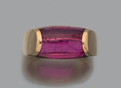 BULGARI Bague «Tronchetto» en or jaune 18K (750) sertie d'une tourmaline. Signée.
Tour...