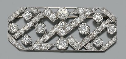 null Broche en platine (950) de forme rectangulaire à pans coupés sertie de diamants...