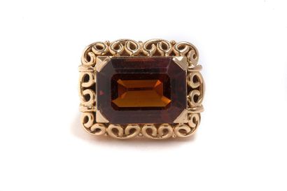 null Bague chevalière en or jaune 18k (750) sertie d'une citrine.
Tour de doigt:...