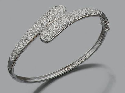 null Bracelet jonc en or gris 18k (750) composé de deux pavages de diamant en 'toi...