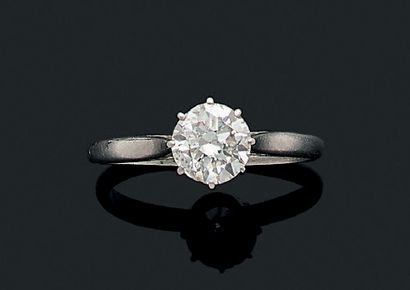 null BAGUE "SOLITAIRE"
Diamant demi taille, platine (850).
Poids du diamant: 1.15...