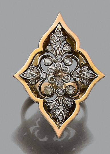 VAN CLEEF & ARPELS BAGUE "FLEURS"
Diamants taille rose, or 18K (750) et argent (<800)....