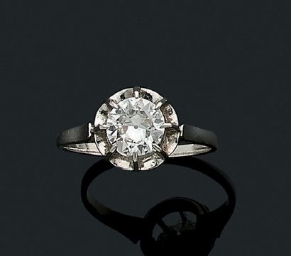 null BAGUE "SOLITAIRE"
Diamant de taille ancienne, platine (950).
Poids du diamant:...