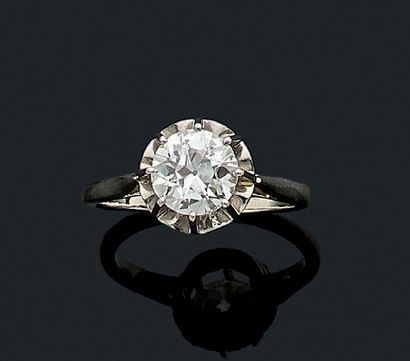 null BAGUE "SOLITAIRE"
Diamant de taille ancienne, platine (950) et or 18K (750).
Poids...