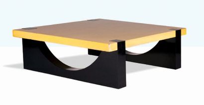 SERGE MANZON (1930 -1998) Table
Bois
41 x 120 x 120 cm.
Circa 1970
Coffee table
Wood...