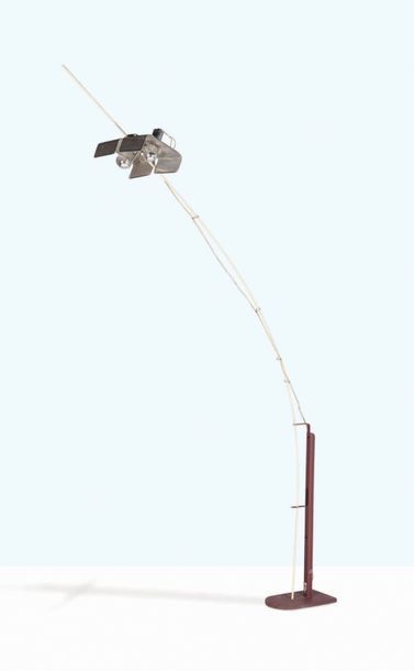VALMASSOI & CONTI Rare lampadaire dit L'amo
Bambou, métal, fonte de fer
H.: 200 cm...