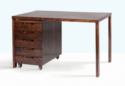 Alvar Aalto (1898-1976) Table bureau dite 96
Bouleau
71 x 114 x 70 cm.
Huonekalutehdas...