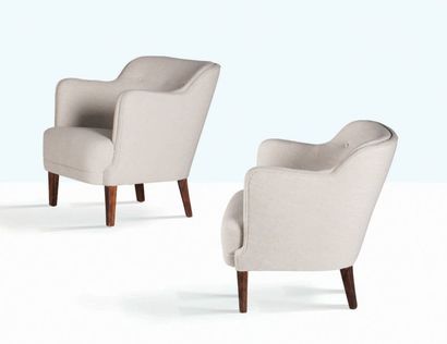 TRAVAIL DANOIS Ensemble comprenant un canapé et 2 fauteuils
Chêne, toile de coton
Fauteuil:...