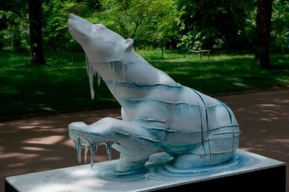 null Georges Faure : création plastique sur sculpture d'ours polaire en résine de...