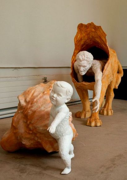 null Sylvain Jas : création plastique sur sculpture de lion en résine de polyester...