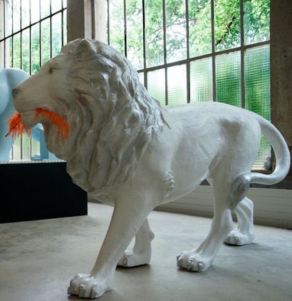 null Geneviève Roy : création peinte sur sculpture de lion en résine de polyester...