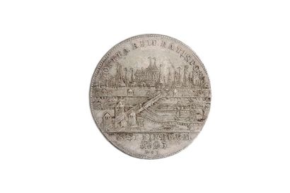 null Ratisbonne
François II - 1 thaler - 1793 monnaie convenable avec reste de patine...