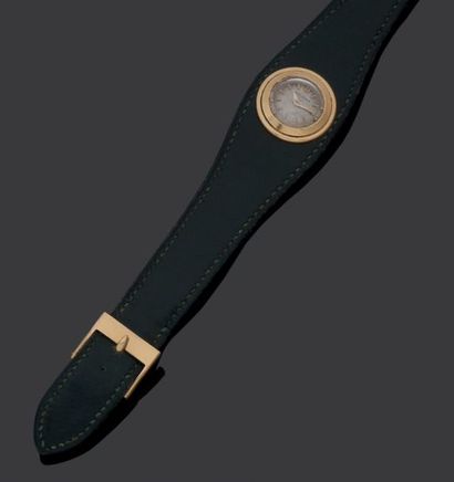 JAEGER-LeCOULTRE Pour HERMES Vers 1950 
Montre de dame en or, boîtier incrusté dans...