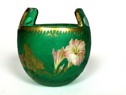 null LEGRAS "Montjoye"

Vase en verre vert émeraude

D: 11,5 cm; H: 10 cm