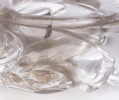 CHINE XIXE SIÈCLE Godet de peintre en cristal de roche en forme de bouton de lotus....