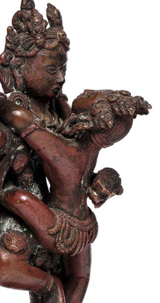 TIBET 
Sujet en alliage de cuivre de patine brun-rouge représentant la Chakrasamvara...