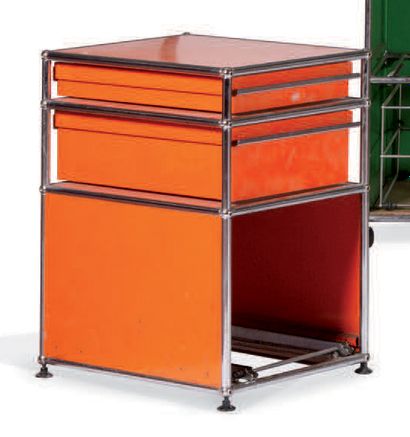 FRITZ HALLER (1924) & PAUL SCHÄRER (1933) 
Meuble de rangement orange
Acier, métal
67...