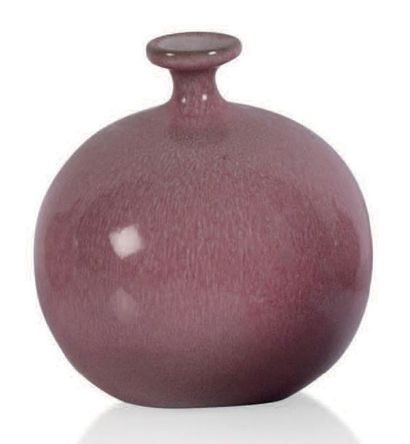 JACQUES (1926-2008) & DANI (1933-2010) RUELLAND Vase
Céramique
Signée
H.: 11 cm.
Circa...