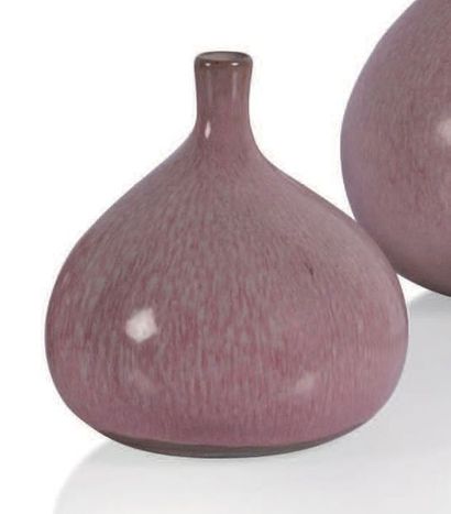 JACQUES (1926-2008) & DANI (1933-2010) RUELLAND Vase dit figue
Céramique
Signée
H.:...