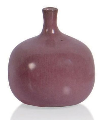 JACQUES (1926-2008) & DANI (1933-2010) RUELLAND Vase
Céramique
Signée
H.: 11 cm.
Circa...