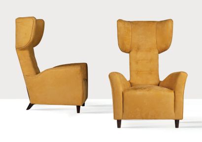 RENZO ZAVANELLA (1900/1988) Rare paire de fauteuils
Velours de soie, noyer
114.4...