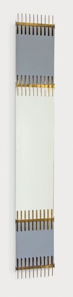 ETTORE SOTTSASS (1917 - 2007) Miroir
Laiton, miroir
Sticker de l'éditeur
194 x 31...