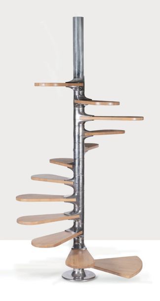 ROGER TALLON (1929 -2011) Rare escalier hélicoïdal à 12 marches
Aluminium, bois
Estampille...