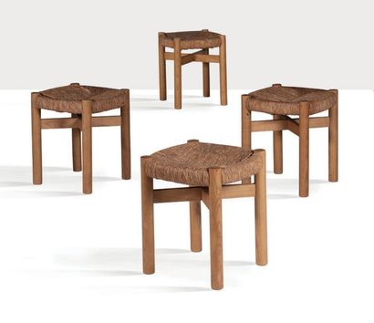 Charlotte PERRIAND (1903-1999) Suite de 4 tabourets dits Méribel
Paille, frêne
45.5...