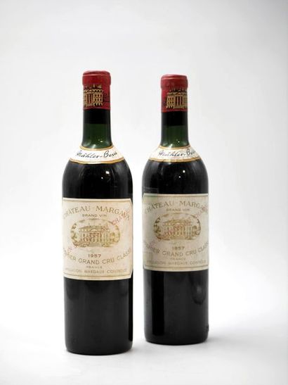 null 2 B CHÂTEAU MARGAUX (1 H.E.- et 1 M.E; e.t.h. dont 1 scotchée) GCC1 Margaux...