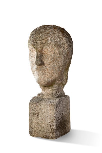 null GEORGES SALENDRE (1890-1985)

Tête sur socle

Sculpture en pierre calcaire

H:...
