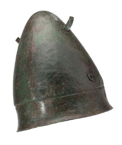 null RARE PANOPLIE DE GUERRIER ITALIQUE. IVE S. AV. J.-C.
A RARE ITALIC BRONZE WARRIOR...