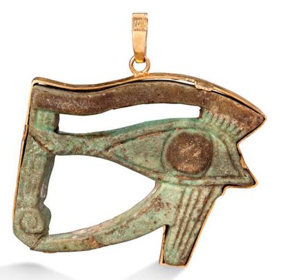 null BELLE AMULETTE MONTEE EN PENDENTIF : OEIL OUDJAT. EGYPTE, BASSE EPOQUE (664...