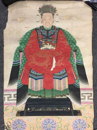 CHINE Grand portrait d'ancêtre, couleurs sur papier, représentant une dame de cour,...