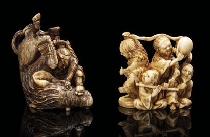 JAPON Deux netsuke-okimono teintés, l'un représentant le héros Yamato Takeru tuant...