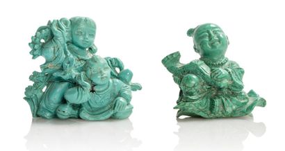 CHINE Deux petits sujets en turquoise, l'un représentant un enfant tenant un sceptre...