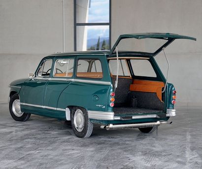 1965 Rare à la vente
48 000 km d’origine
Seulement 1055 exemplaires construits en...