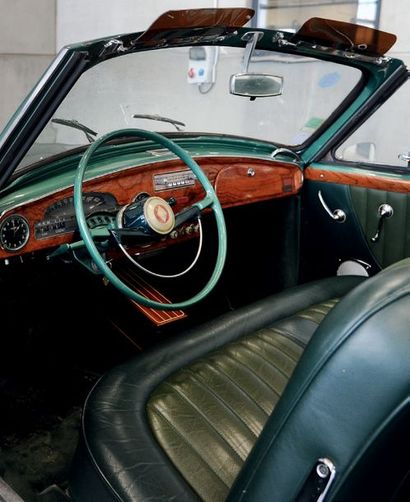 1959 L’unique survivante des trois cabriolets
Chapron à ailes droites
Restauration...